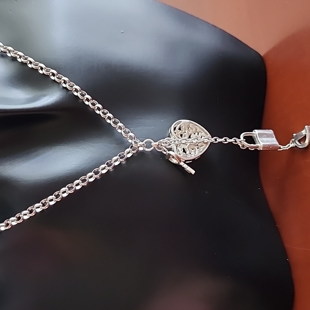 Sterling silver with key/heart pendant necklace